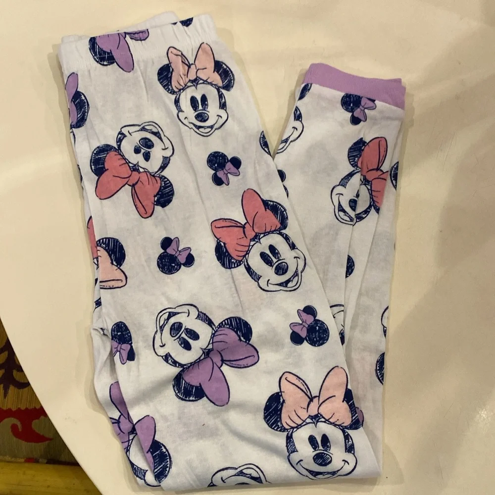 Girl’s Disney Minnie Mouse Pajama‎ Set.  White/Pink/Purple.  Size 10.